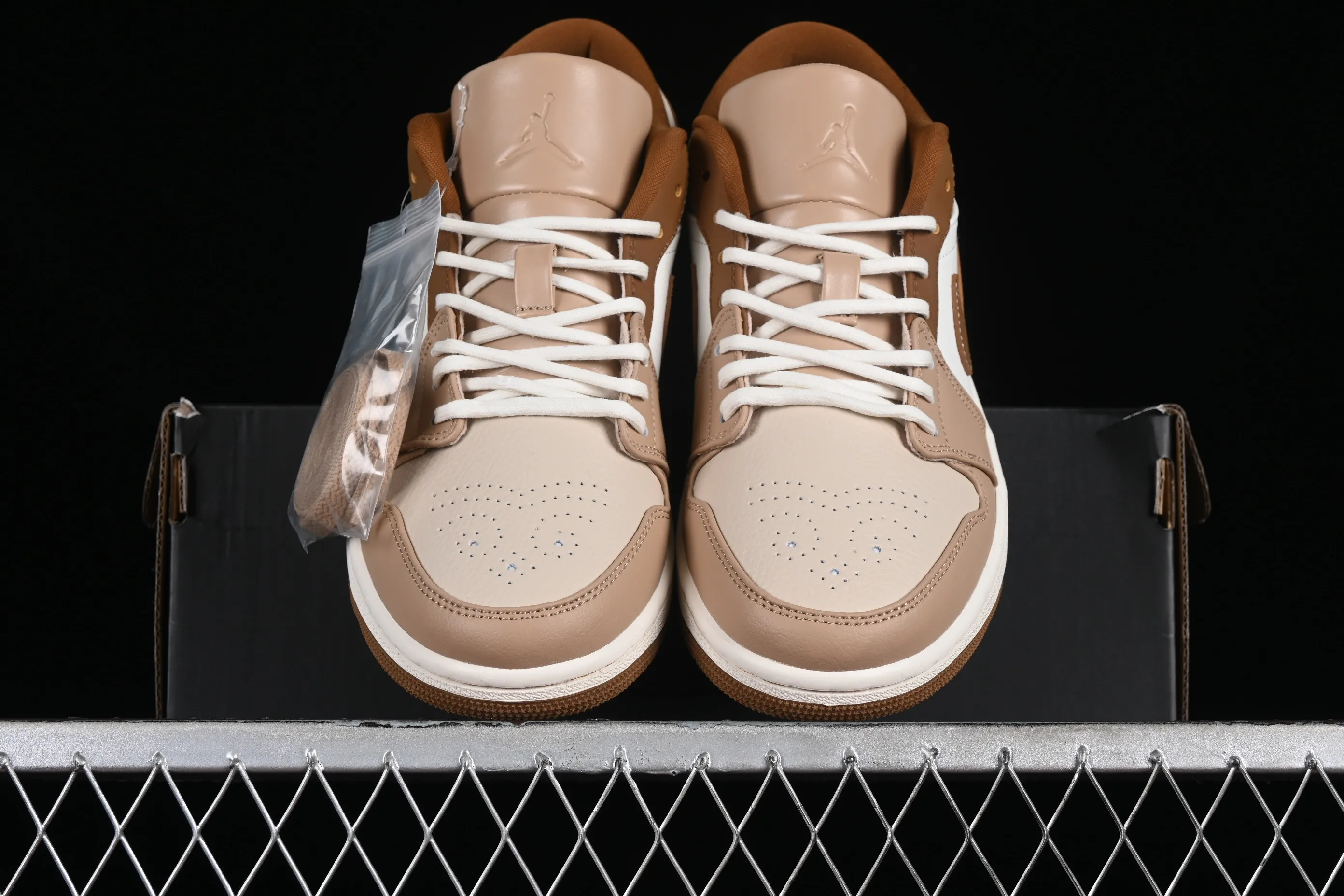 All Categories Air Jordan Jordan Series Basketball Shoes Air Jordan 1 Low Air Jordan 1 Low AJ1 Joe 1 Khaki Yellow Low State Cultural Casual Shoes HF5753-221